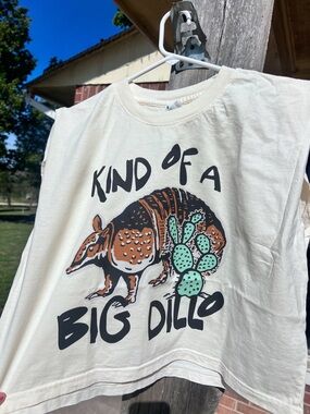 Women’s armadillo muscle tee